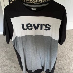 Men’s Levi short sleeve tee shirt